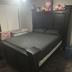 Cama Queen con colchones