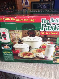 Cooking pots for pasta
