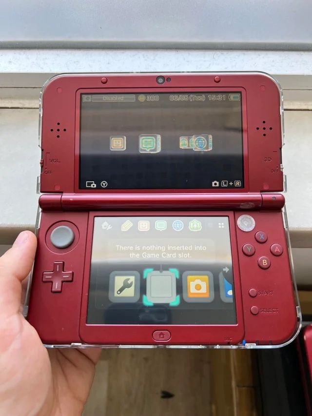 Nintendo New 3ds Red