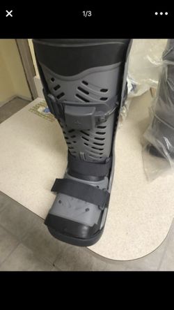 Medium Ossur Rebound diabetic walker boots