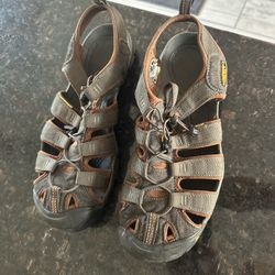 Keen Newport Sandal Closed Toe Size 9 