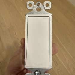 28 LeGrand Single Pole Switches And Covers