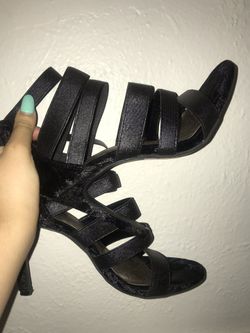 No brand heels