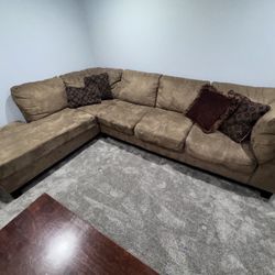 Sectional - Brown w/pillows