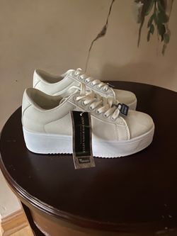 Jabastic Women’s Lace Up Platform Sneakers Size 5