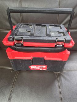 Milwaukee M18 FUEL PACKOUT 2.5 Gal. Wet/Dry Vacuum (Vacuum-Only)