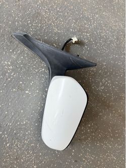 Driver mirror 2016 Toyota Camry white