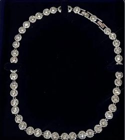 Swavorski necklace