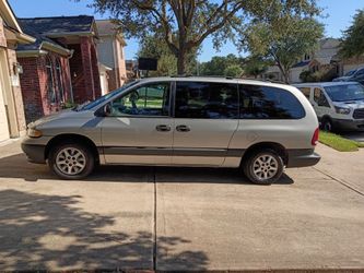 1996 Plymouth Voyager