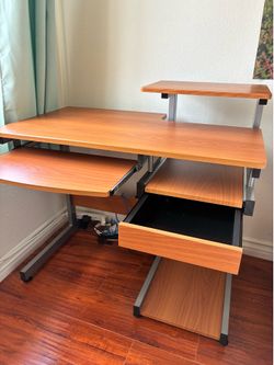 Computer desk