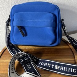 NEW Tommy Hilfiger Womens Blue And Black Shoulder Crossbody Bag Handbag 