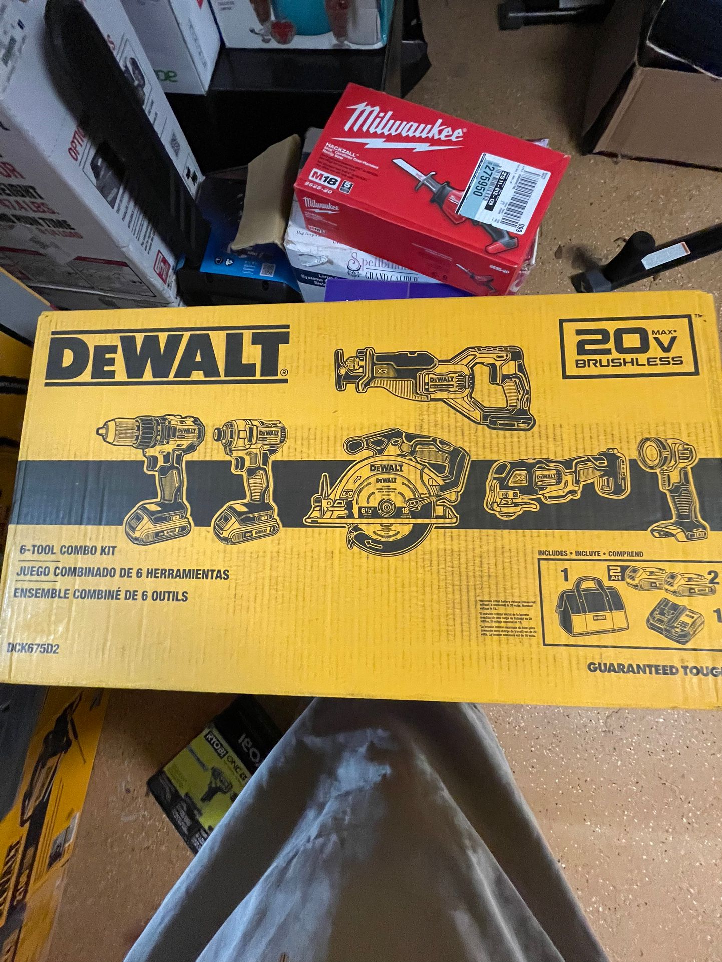 DEWALT 6-Tool 20-Volt Max Brushless Power Tool Combo Kit with Soft Case  (2-Batteries and charger Included) for Sale in Orlando, FL OfferUp