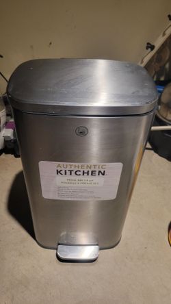 Kitchen trash can 7.9 Gallon