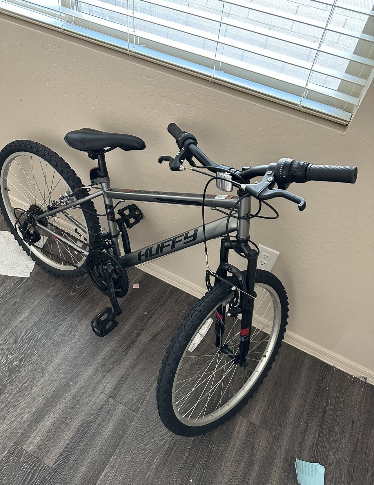 New Huffy Rock Creek 24 Mountain Bike