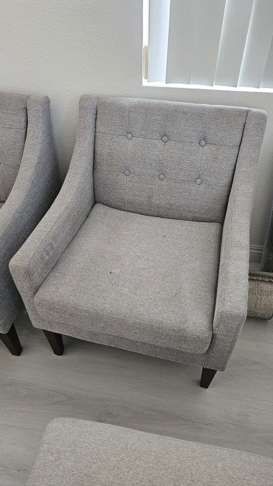 Couch Color Grey In Good Conditions 