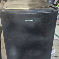 Glance Mini Fridge 