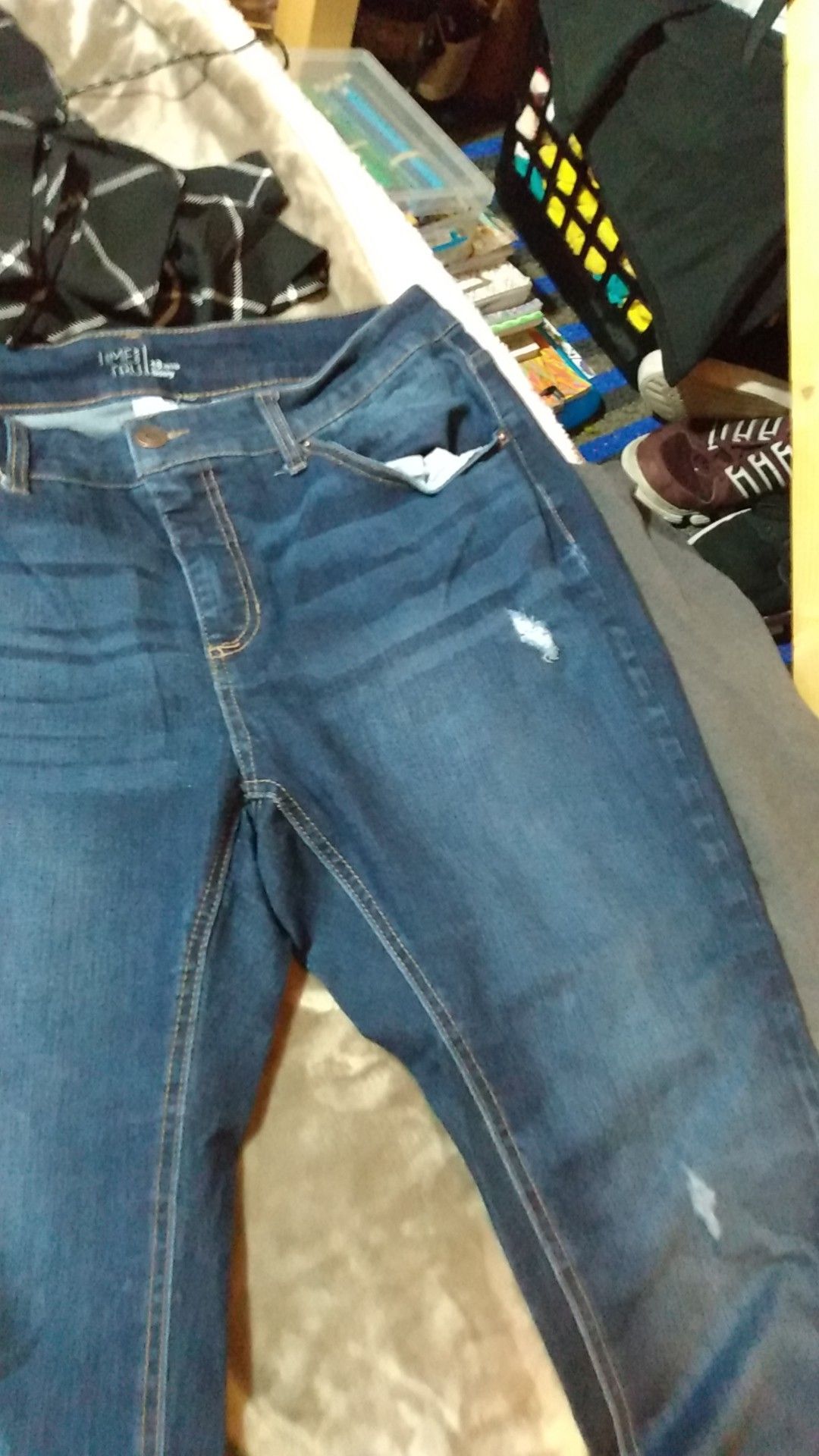 Womens jeans size 18. Worn once