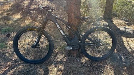 2023 Specialized Turbo Levo Comp Carbon (Size S4 / Large) – Mint Condition, under 200 Miles!