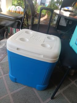 Iglo 60qt like New Cooler 15 Firm Look My Post Tons items