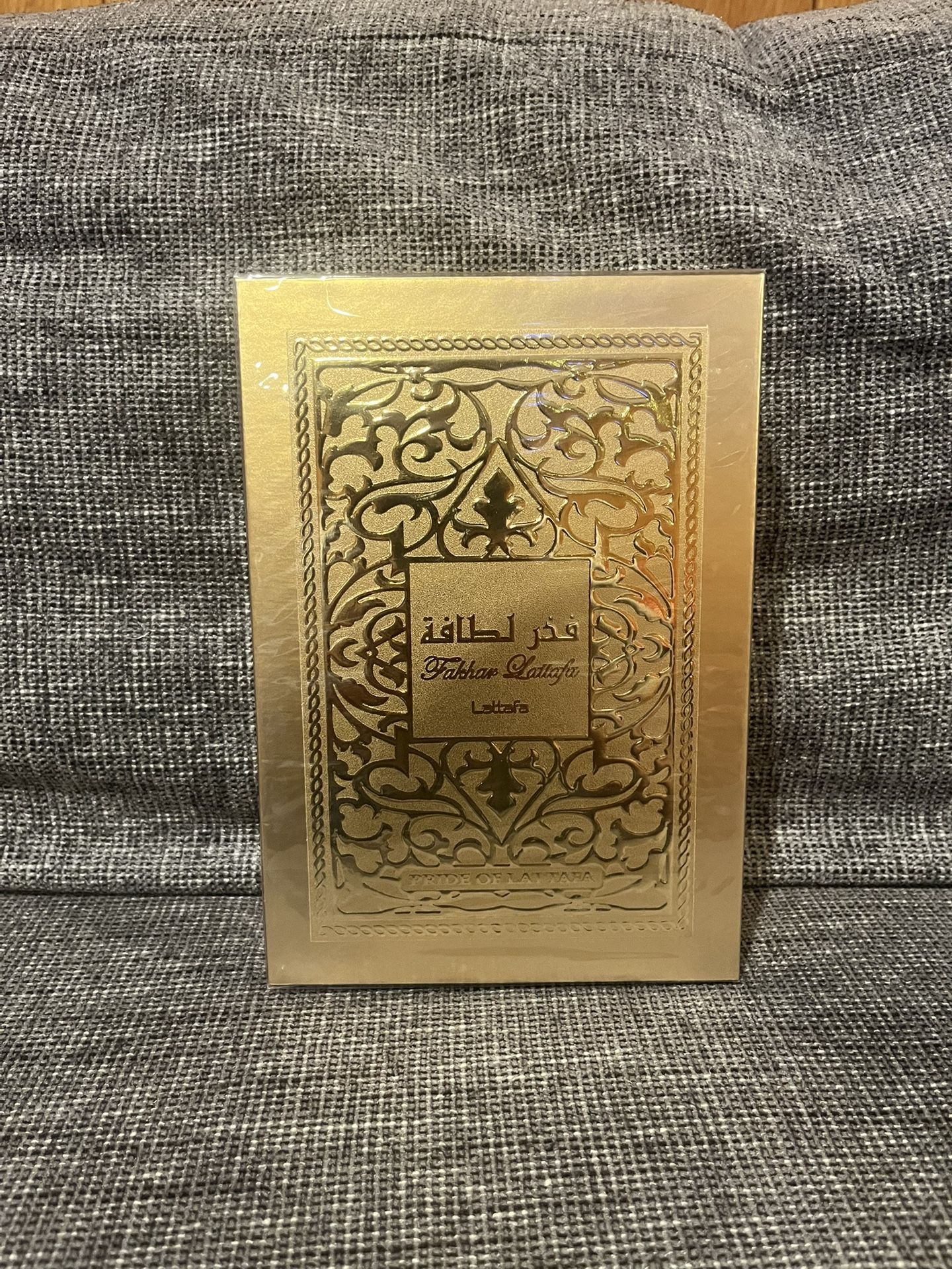 Fakhar Gold Extrait Or Black Cologne By Lattafa