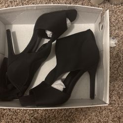 Chic Moment Booties (Black)