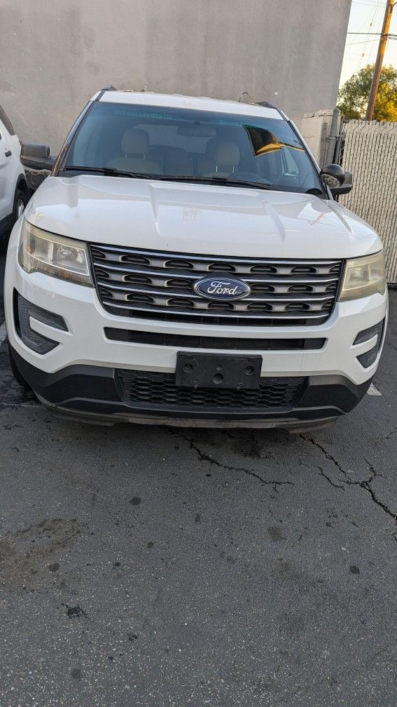 2016 Ford Explorer