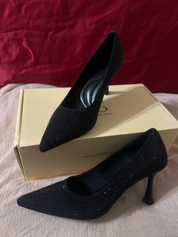 Black rhinestones pointed-toe pumps size 7