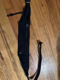 Lululemon Black running belt