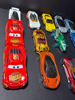18 hotwheels cars