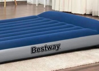 3 Air Mattresses 1 king and 2 Queens