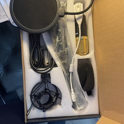 Microphone For Video games, Podcasts, And More Complete Set