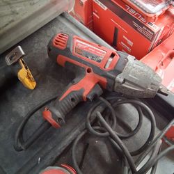 MILWAUKEE CORDED IMPACT  1/2 IN  USED 