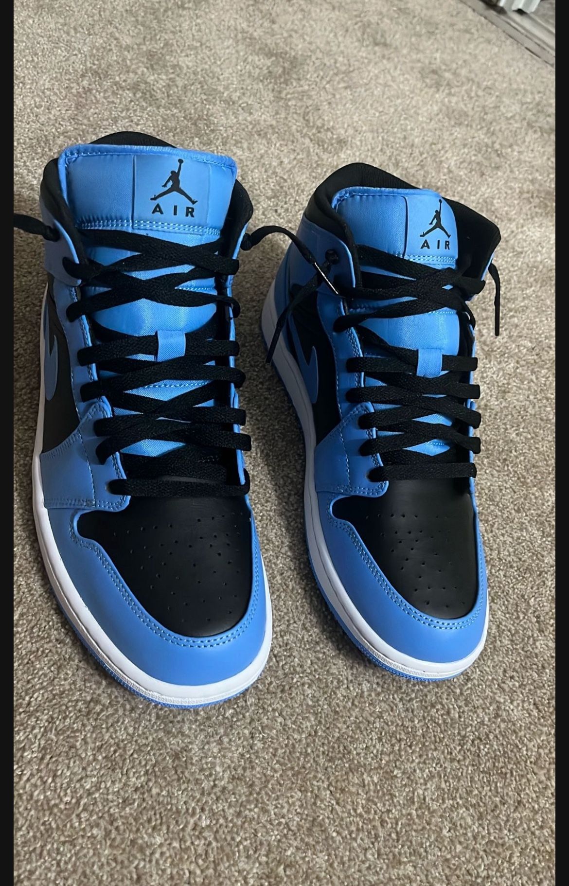 Jordan 1 Mid Royal Blue - Never Worn
