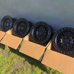 17” INCH KMC KM554 AZTEC OFF ROAD MATTE BLACK GLOSS BLACK LIP FINISH WHEELS/RIMS 6 LUG CHEVY GMC