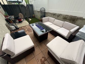 6-Piece Wicker Outdoor Sectional Set with Fire Pit Table
