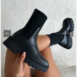 Simmi Ankle Boots 