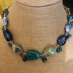Ladies statement beaded necklace aquamarine light green turquoise color fashion