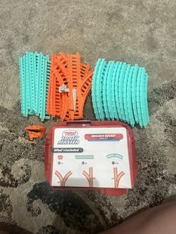 Thomas & Friends TrackMaster Builder Bucket with core pieces