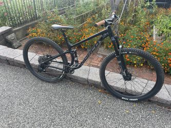 2021 Norco Fluid Full Suspension Mountain Bike