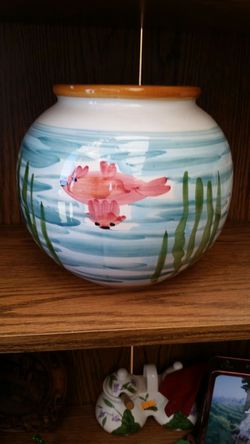 10 inch fish bowl type ceramic Bowl good shape