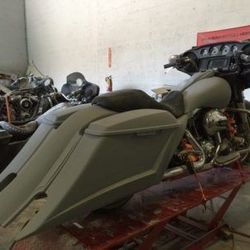 Harley Davidson 6″ Trendsetter Extended Saddlebag LED Fender Kit Dual Cut Outs and Standard Lids