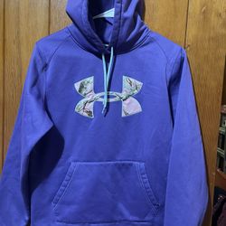 Women’s Size Med Grey Unser Armour Hoodie! 