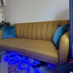 Golden Futon 