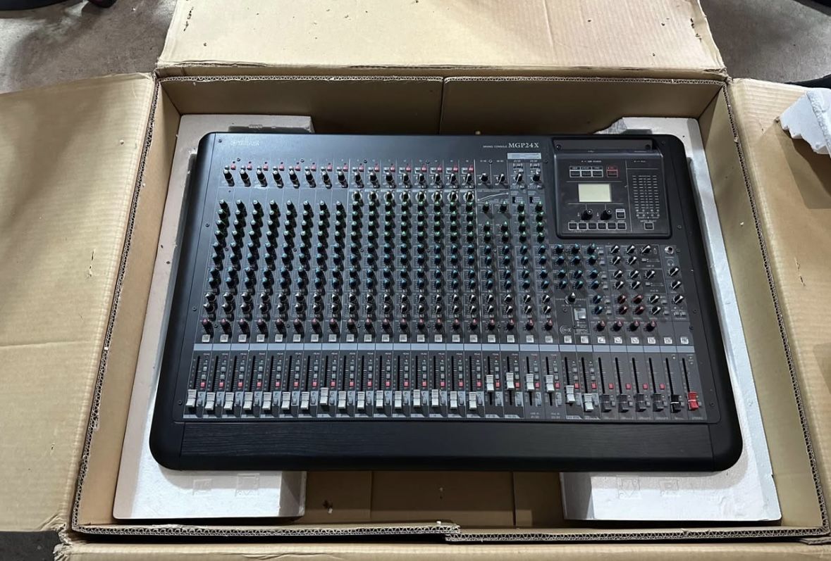 Mixer Consola Yamaha Mgp24