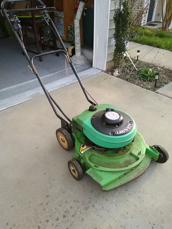 Lawn Boy Supreme mower Vintage 2 cycle 2 stroke lawn mower