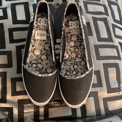 Women’s Size 10 Wide DC Skateboard Flat