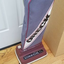 NEW ORECK COMMERCIAL VACUUM WITH AMAZING POWER SUCTION,  WORKS EXCELLENT  , IN THE BOX 