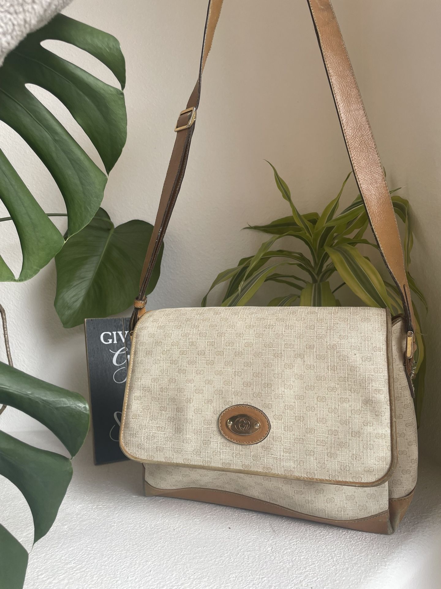 Gucci Vintage Leather Shoulder Bag