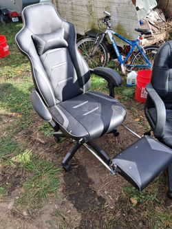 LuckRacer Gaming Chair with Footrest
