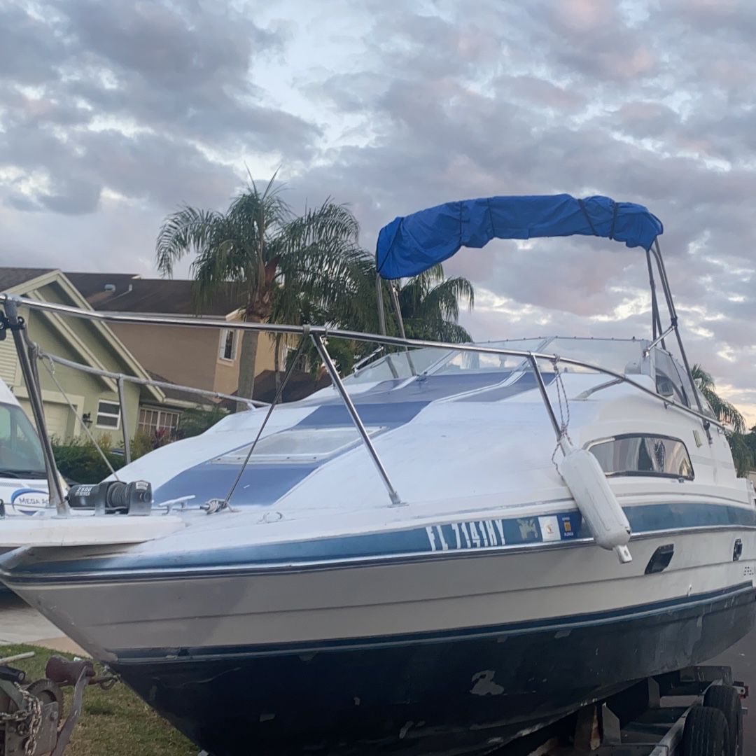 Photo Boat For Sell 28 Ft . 1992 4.3 V6.